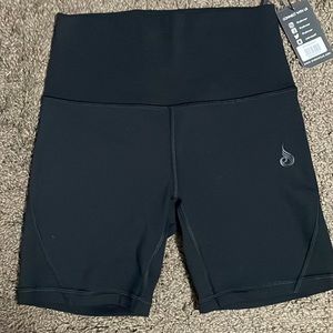 ♦️SOLD♦️NKD align shorts sz. SMALL. NWT